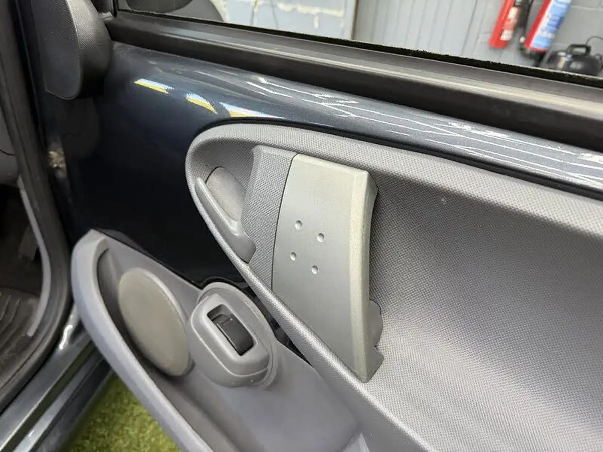 2011-toyota-aygo-10-aygo-go-vvt-i-5d-big-22