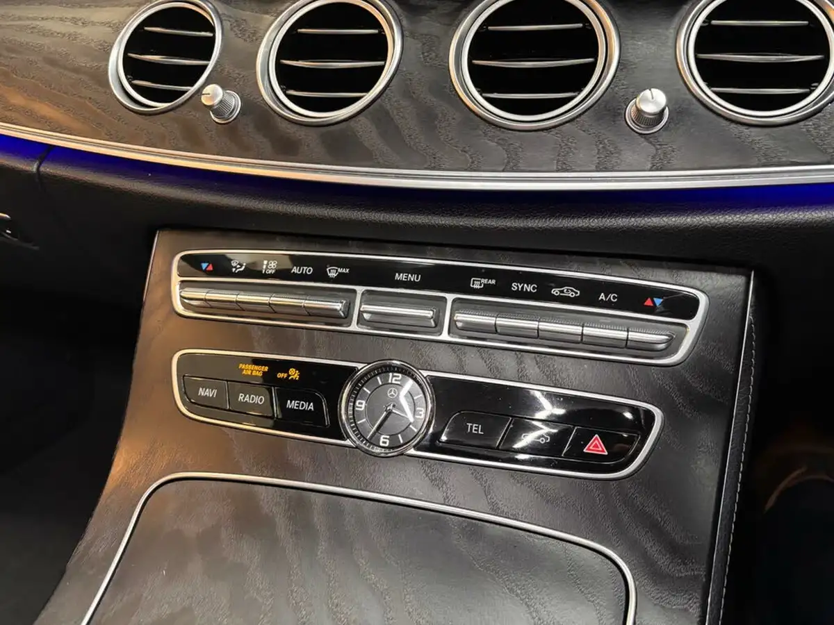 2020-mercedes-benz-e-class-20d-e220d-amg-line-night-edition-premium-plus-saloon-4d-big-31