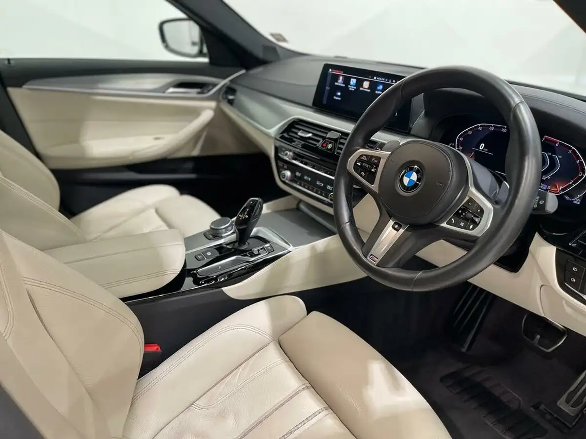 2019-bmw-5-series-big-8