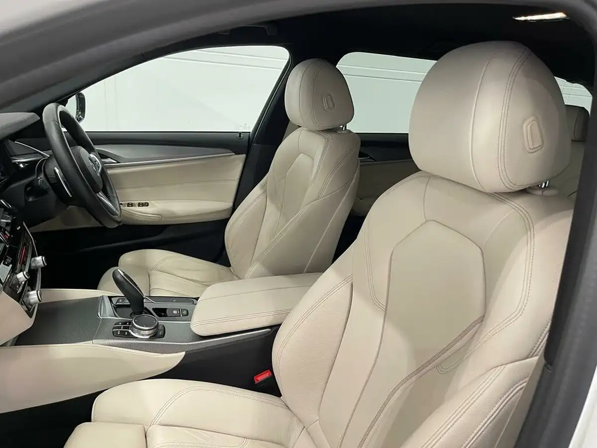 2019-bmw-5-series-big-32