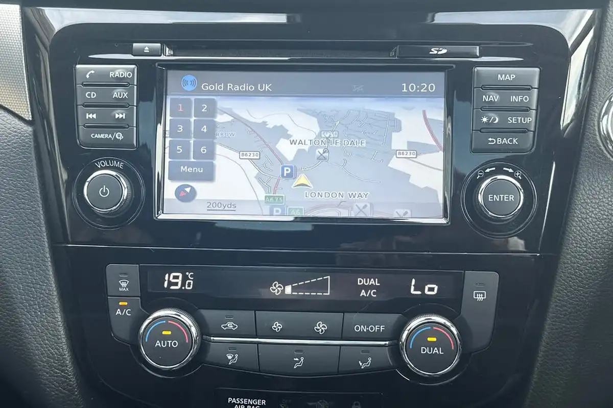 2018-nissan-qashqai-13-dig-t-n-connecta-160ps-big-42