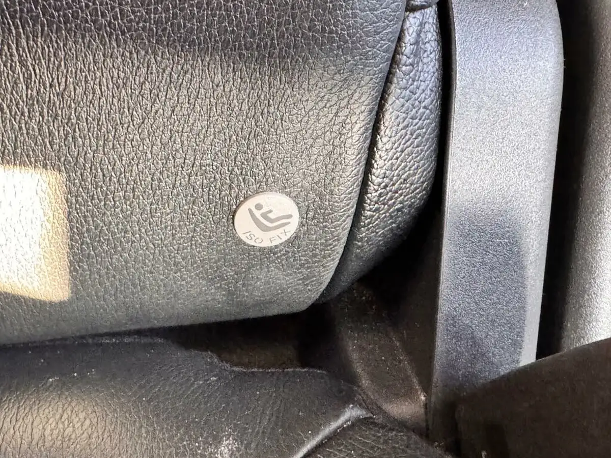 2015-mitsubishi-outlander-20-gx4h-phev-big-9