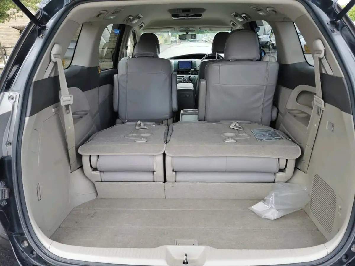 2009-toyota-estima-hybrid-24-litre-big-20