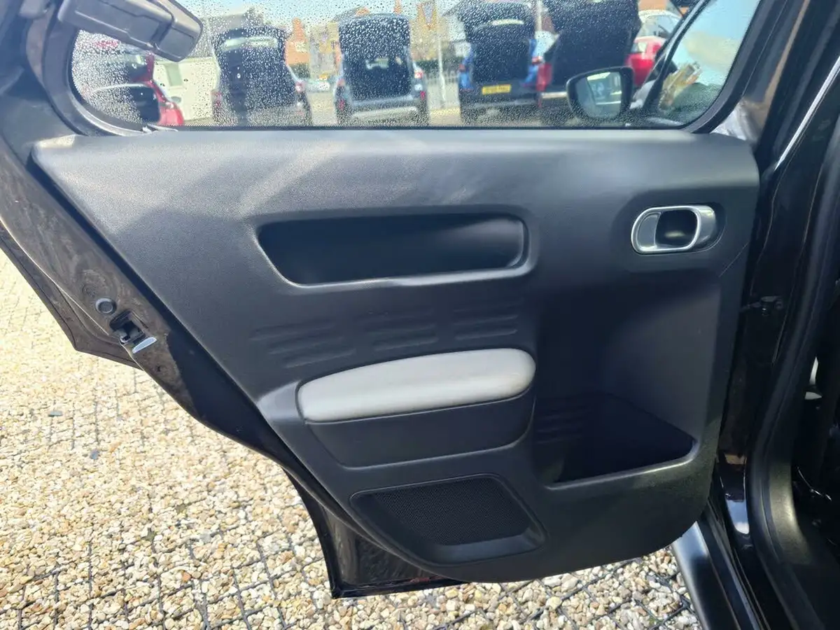 2018-citroen-c4-cactus-16bluehdi-flair-edition-big-21