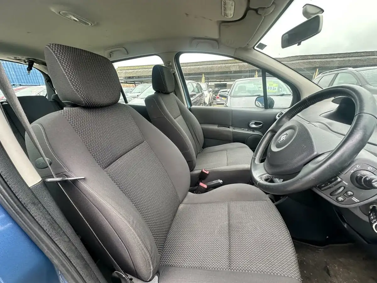 2010-renault-grand-modus-16-dynamique-big-16