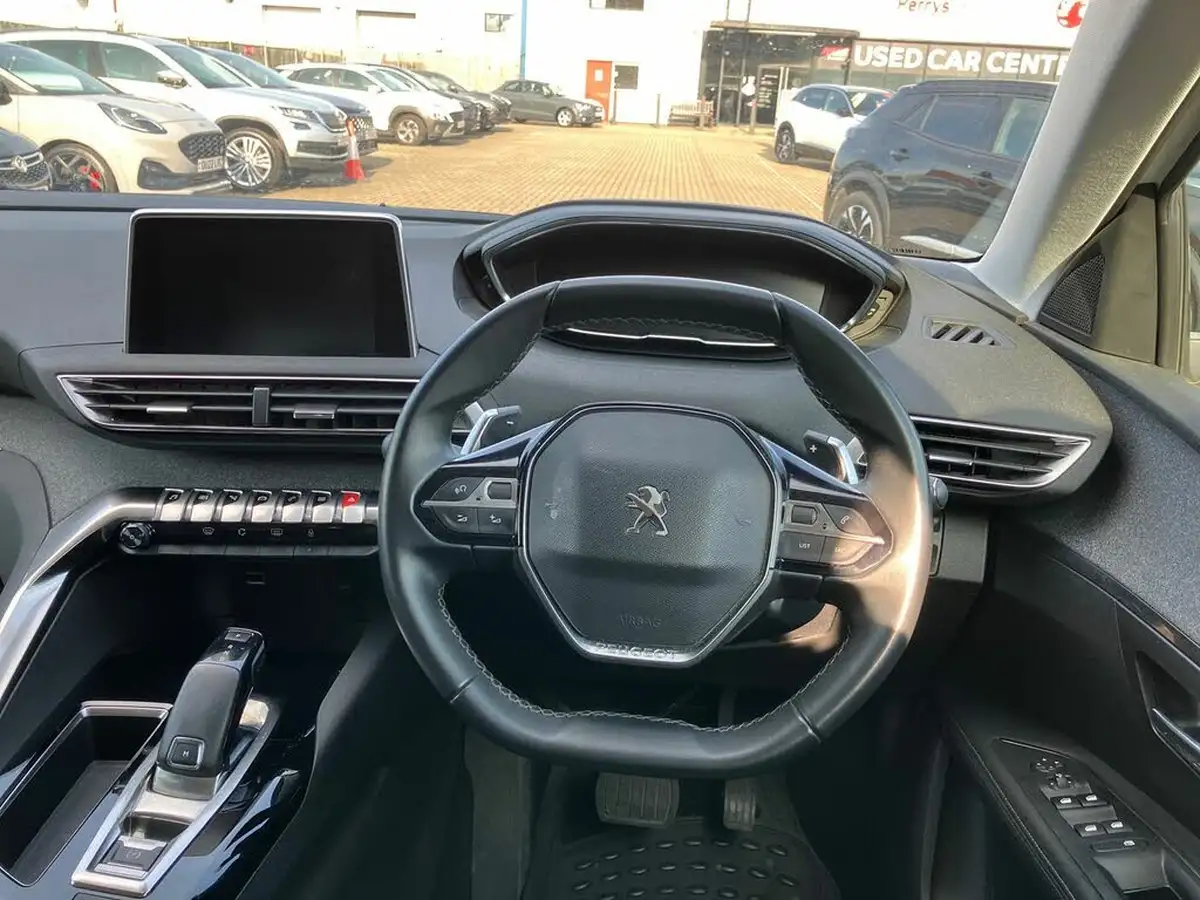 2020-peugeot-5008-suv-12-puretech-allure-eat8-big-14