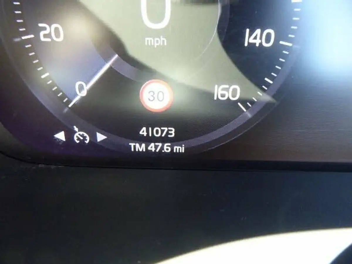 2021-volvo-xc40-15-t3-r-design-161bhp-auto-big-3