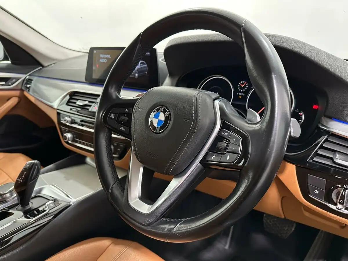 2018-bmw-5-series-20-520i-se-184bhp-touring-5d-big-8