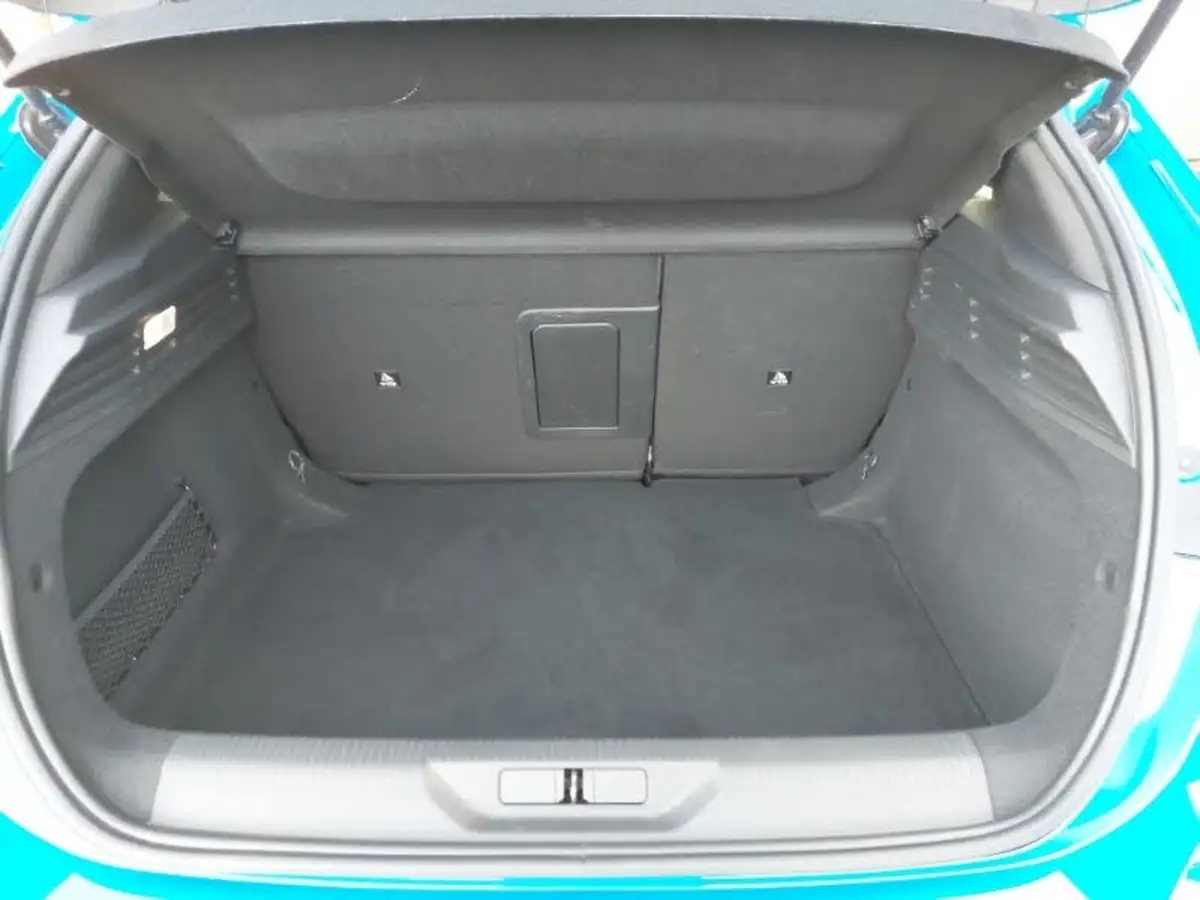 2022-peugeot-308-12-puretech-gt-big-7