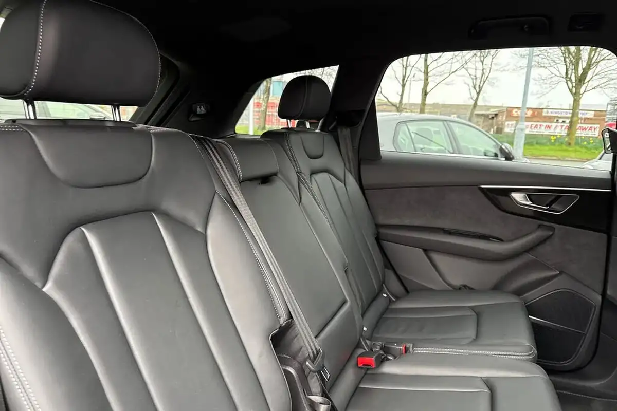 2023-audi-q7-30-50-tdi-black-edition-big-18