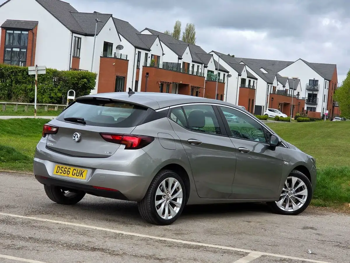 2016-vauxhall-astra-16cdti-tech-line-110ps-hatchback-big-6