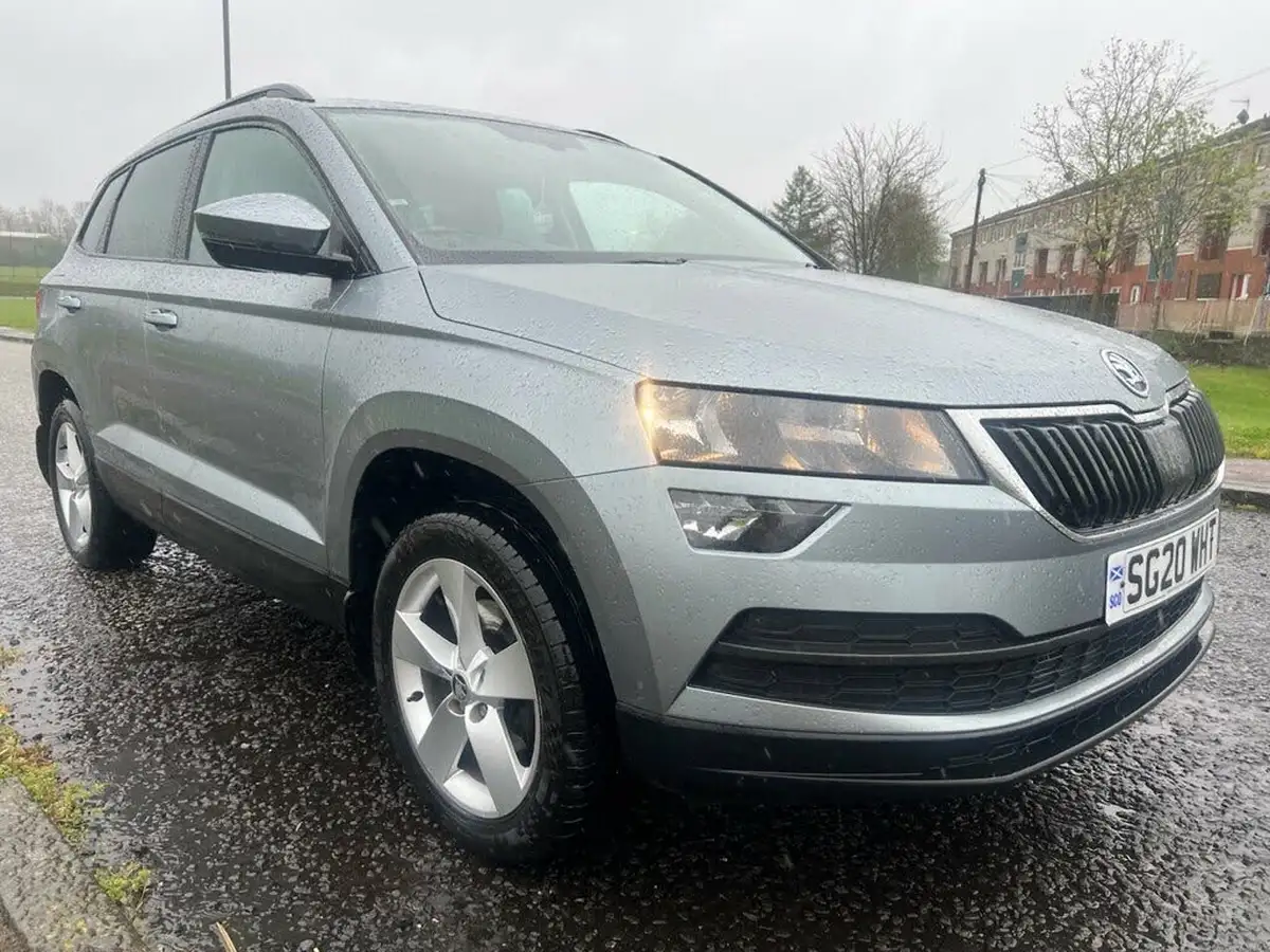 2020-skoda-karoq-10-tsi-se-115ps-big-8