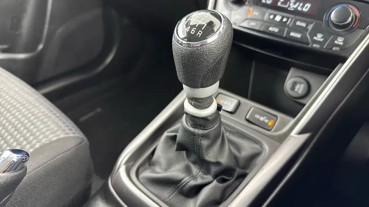 2023-suzuki-s-cross-14-boosterjet-motion-big-17