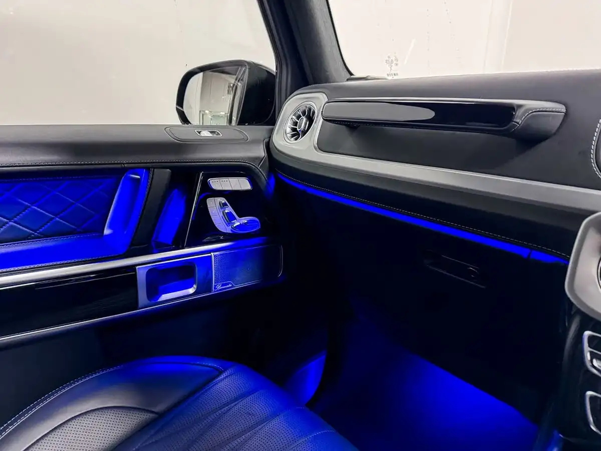 2021-mercedes-benz-g-class-40-g63-amg-big-30
