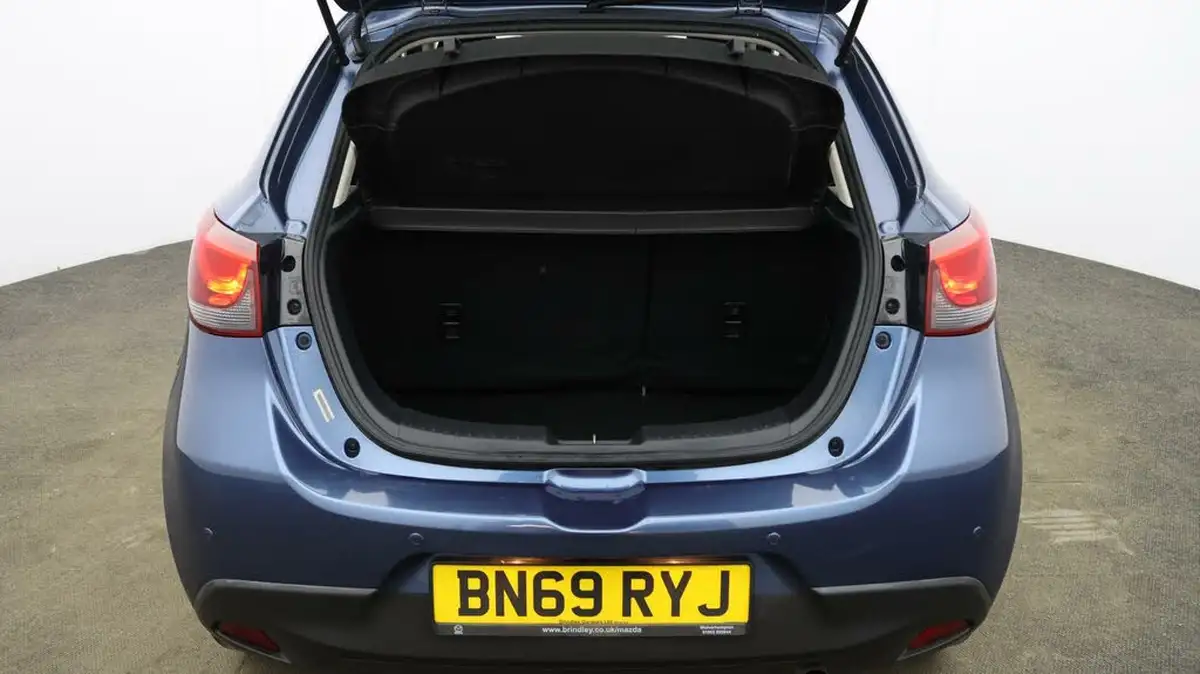 2019-mazda-mazda2-15-se-l-nav-big-16