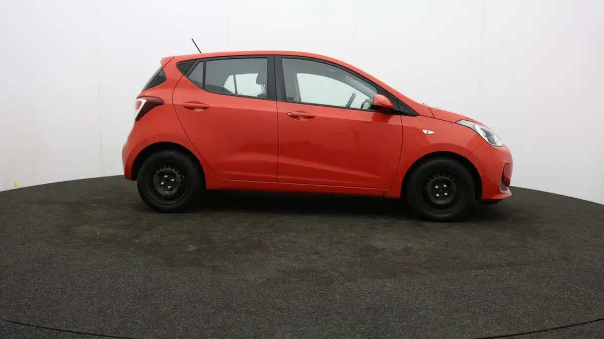2018-hyundai-i10-10-se-67ps-big-32