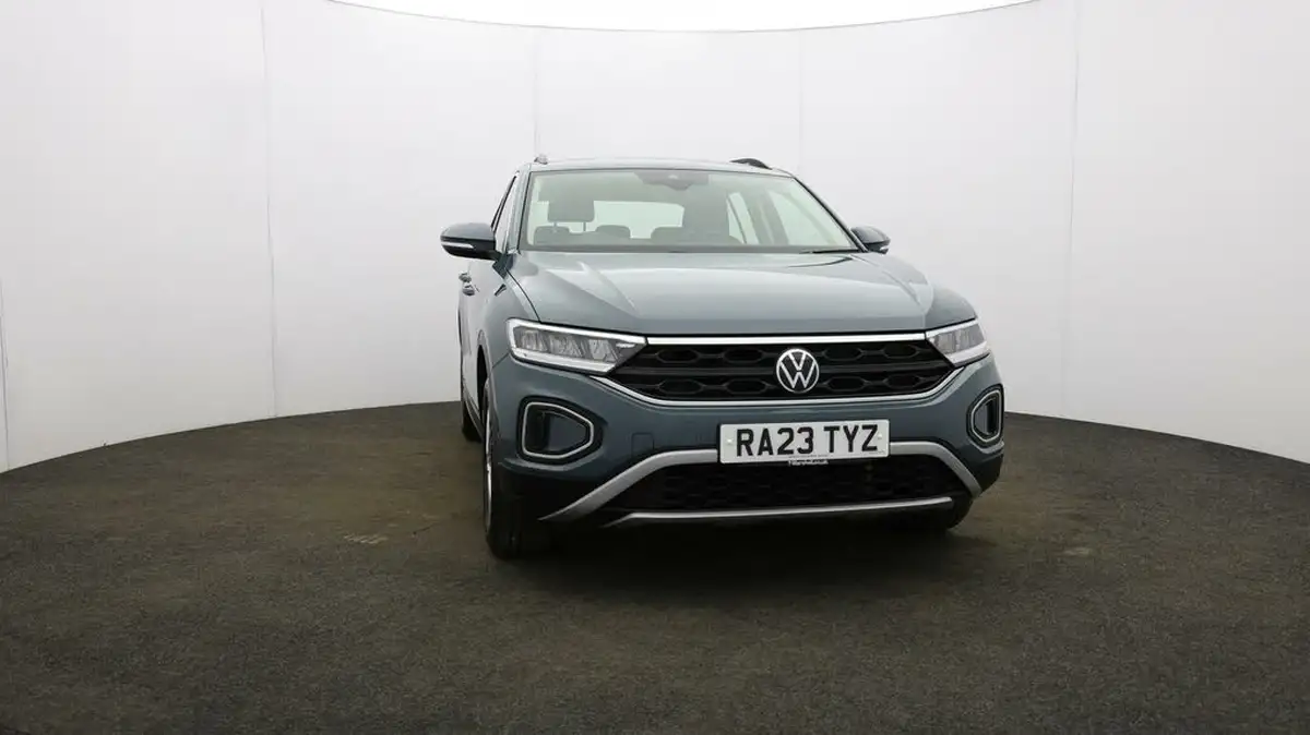 2023-volkswagen-t-roc-10-tsi-life-big-35