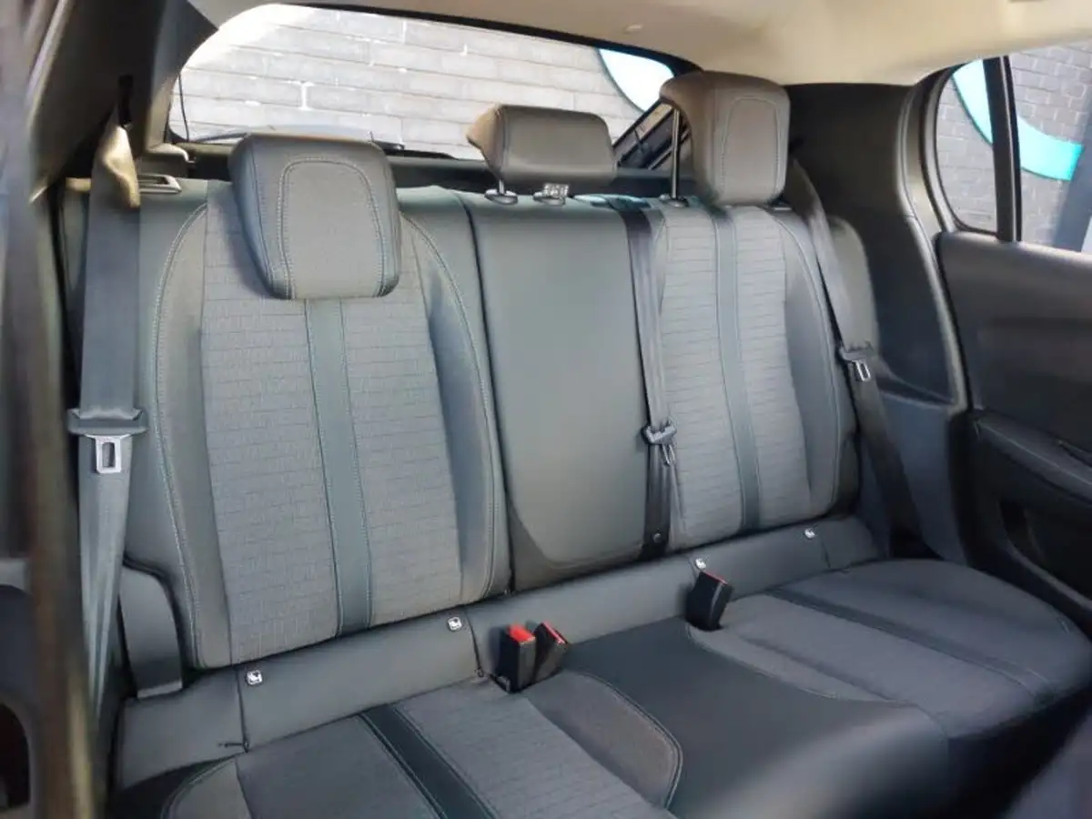 2023-peugeot-208-12-puretech-allure-premium-130ps-eat8-big-12