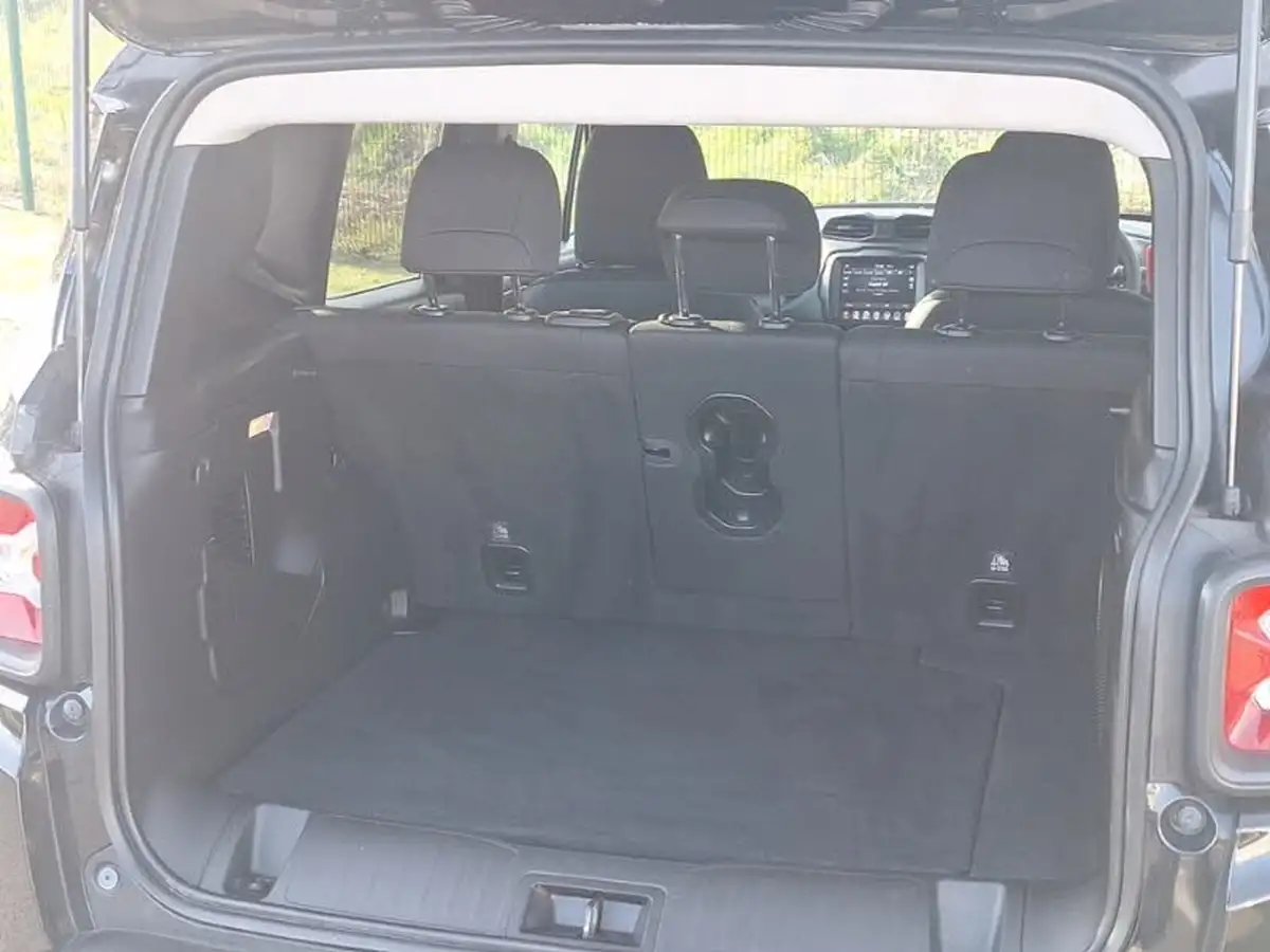 2023-jeep-renegade-13-gse-trailhawk-big-7