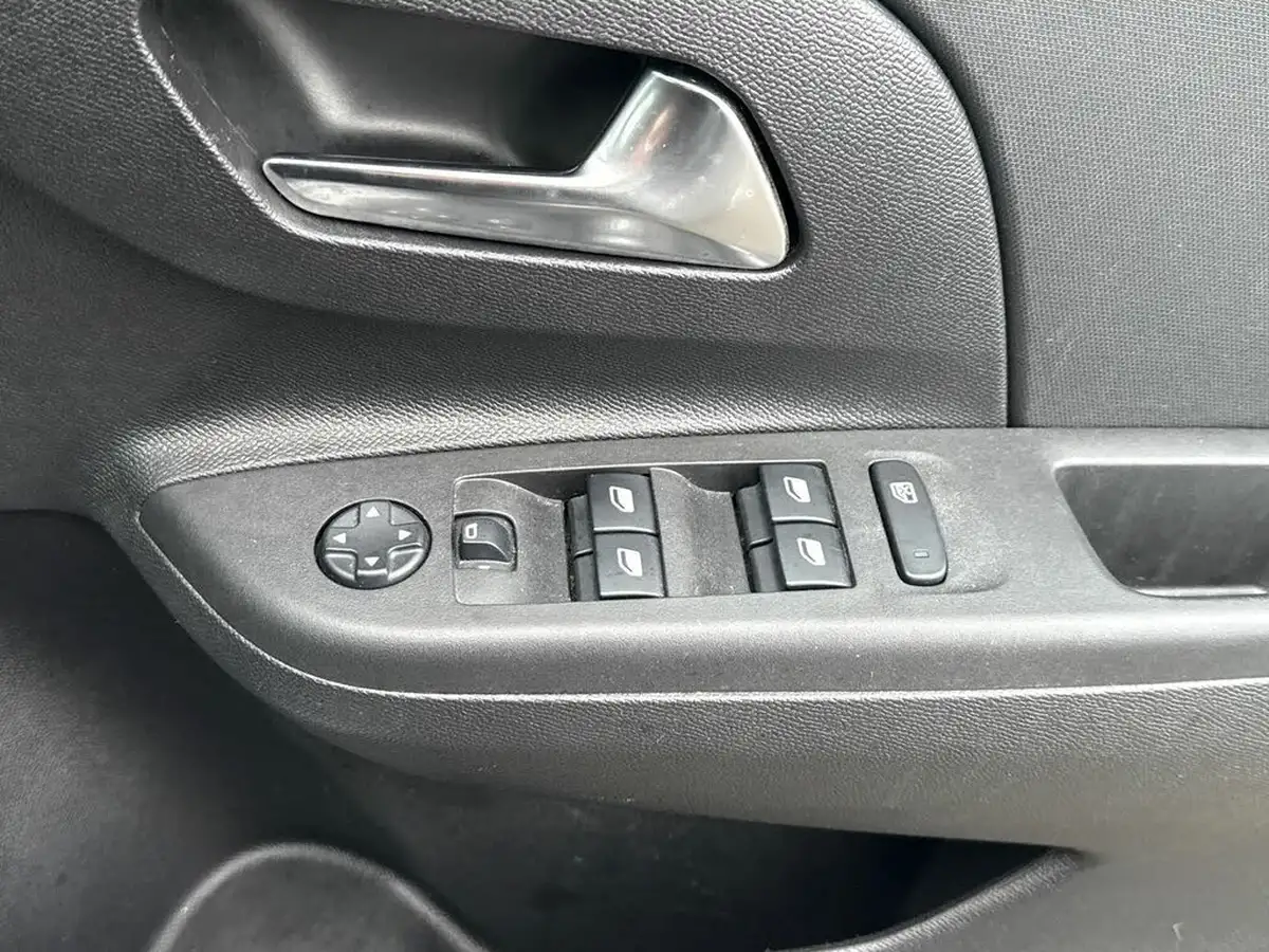 2021-vauxhall-corsa-12i-se-edition-big-19