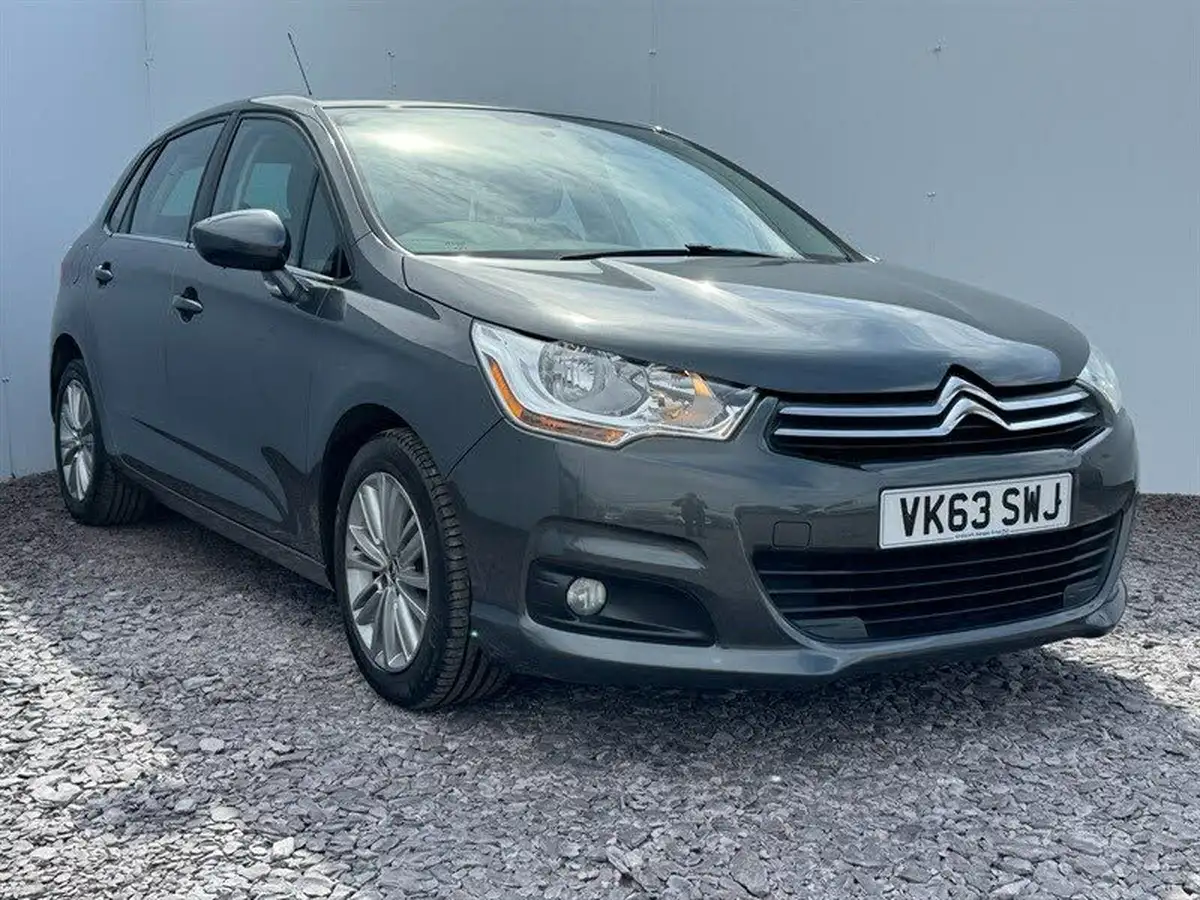 2013-citroen-c4-16td-vtr-big-0