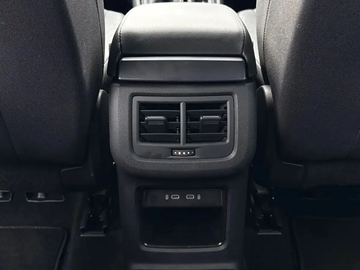 2024-seat-ateca-15-ecotsi-se-technology-dsg-big-30
