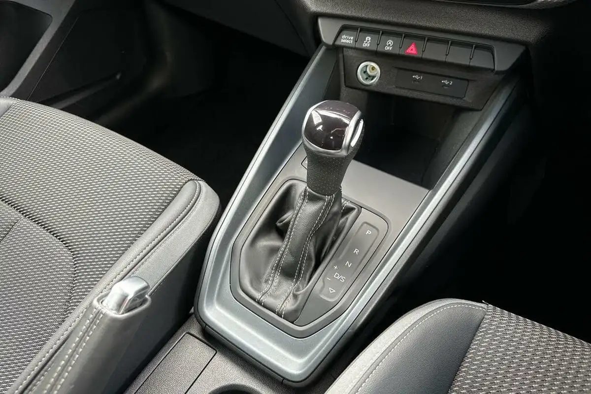 2022-audi-a1-10-30-tfsi-s-line-tronic-big-12