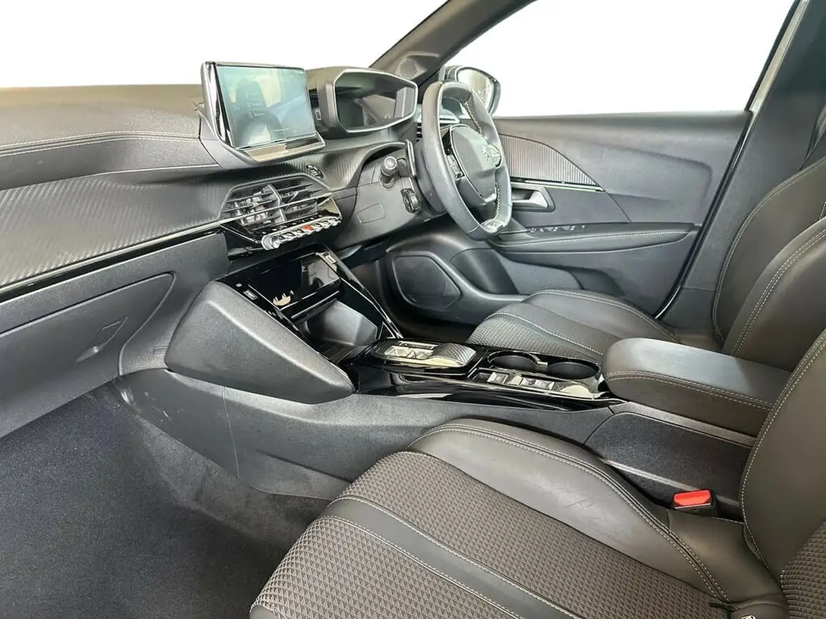 2022-peugeot-208-12-puretech-gt-130bhp-eat8-big-10