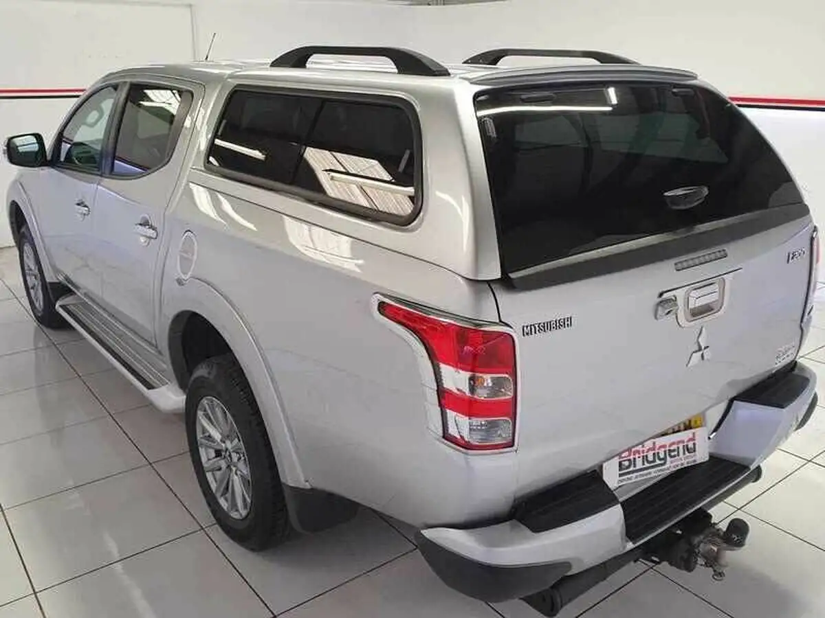 2019-mitsubishi-l200-24di-d-barbarian-eu6b-auto-big-3