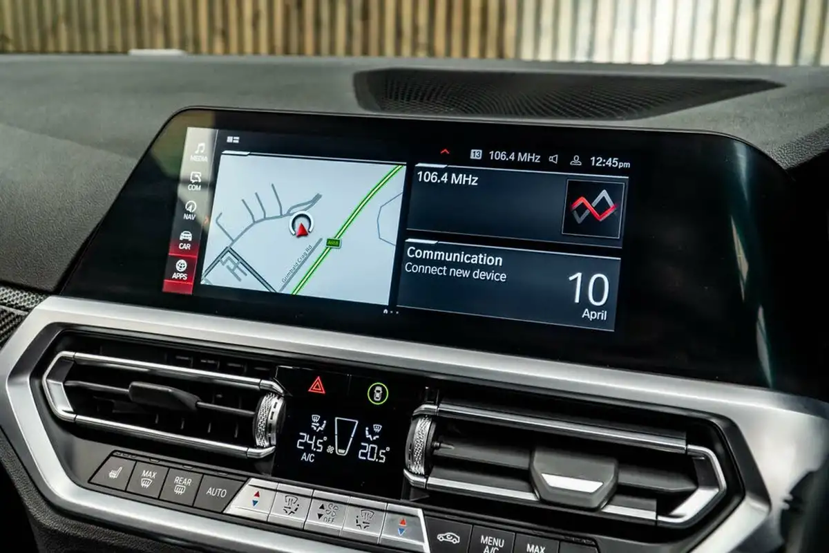 2022-bmw-4-series-30-m4-competition-xdrive-convertible-big-34