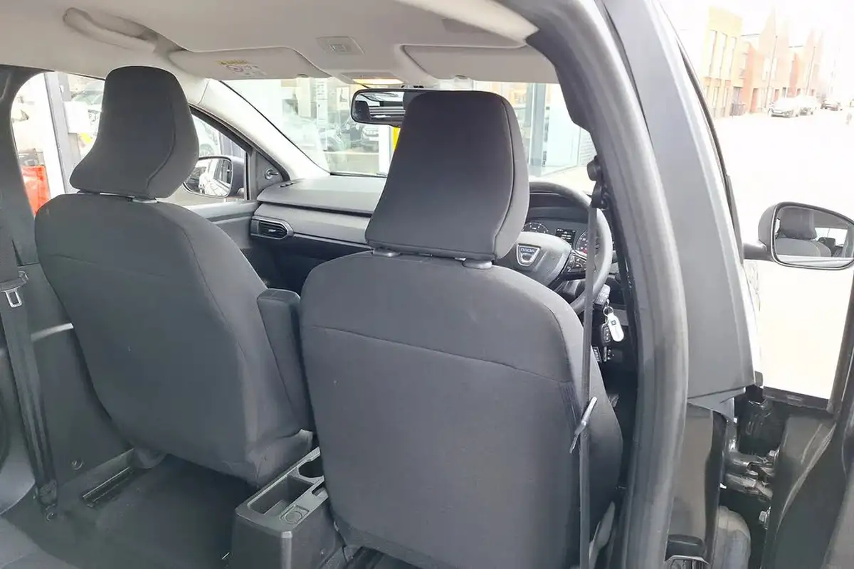 2021-dacia-sandero-10-tce-essential-90bhp-big-38