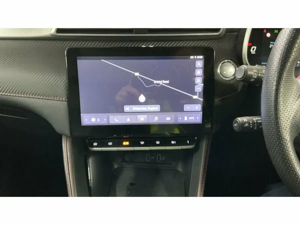 2022-mg-zs-suv-e-trophy-ev-176ps-big-3