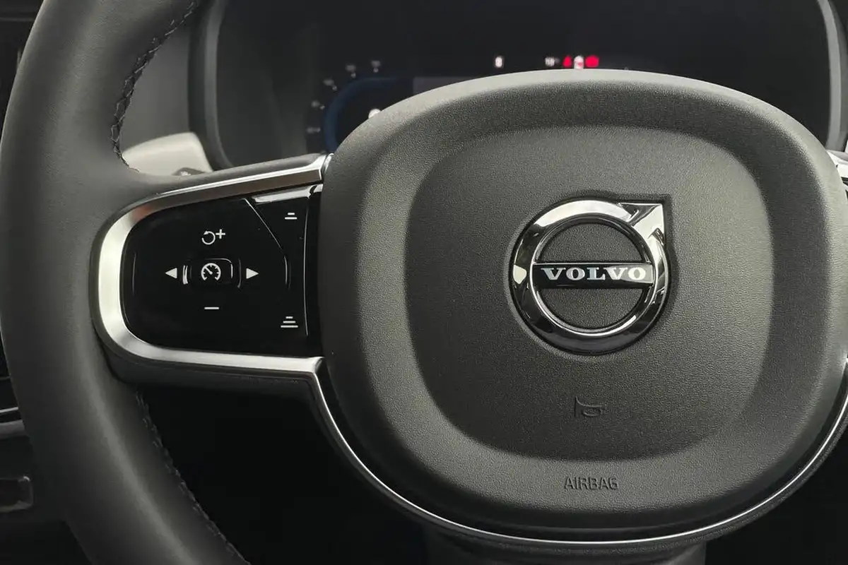 2024-volvo-v90-20-t6-plus-345bhp-dark-big-10