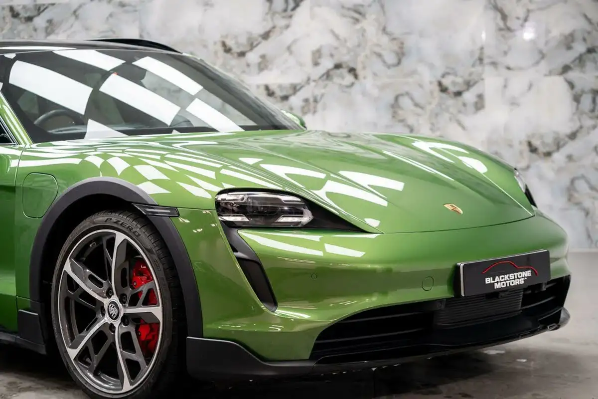 2021-porsche-taycan-e-4s-cross-turismo-awd-big-36