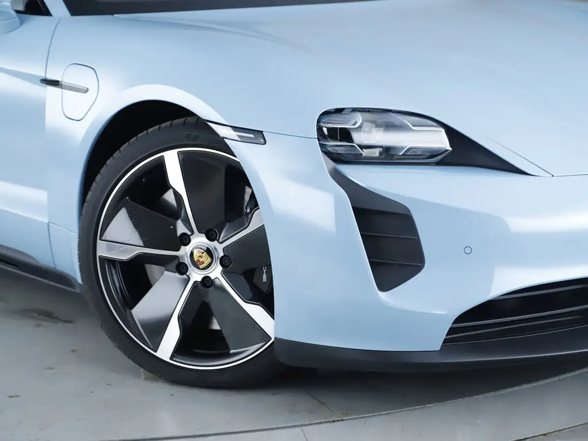2023-porsche-taycan-e-gts-sport-turismo-big-43