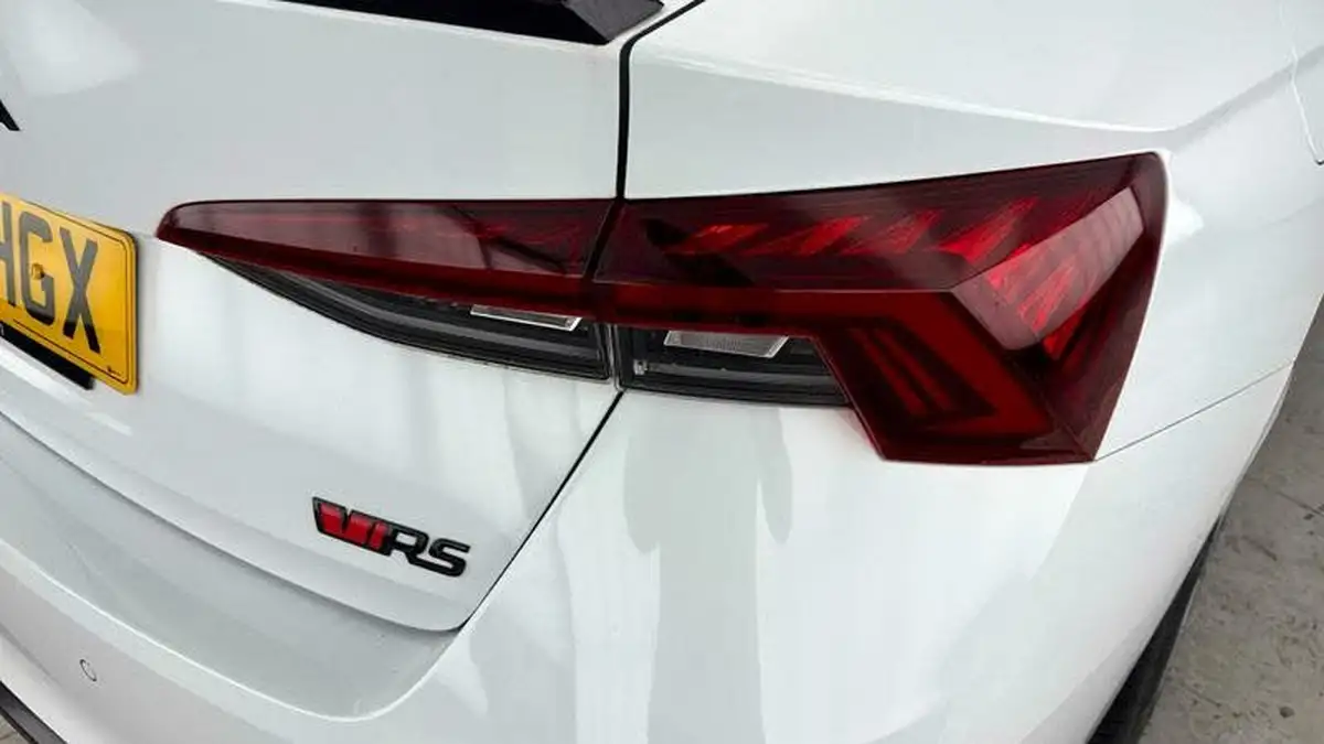 2021-skoda-octavia-20-tsi-vrs-hatchback-dsg-big-27