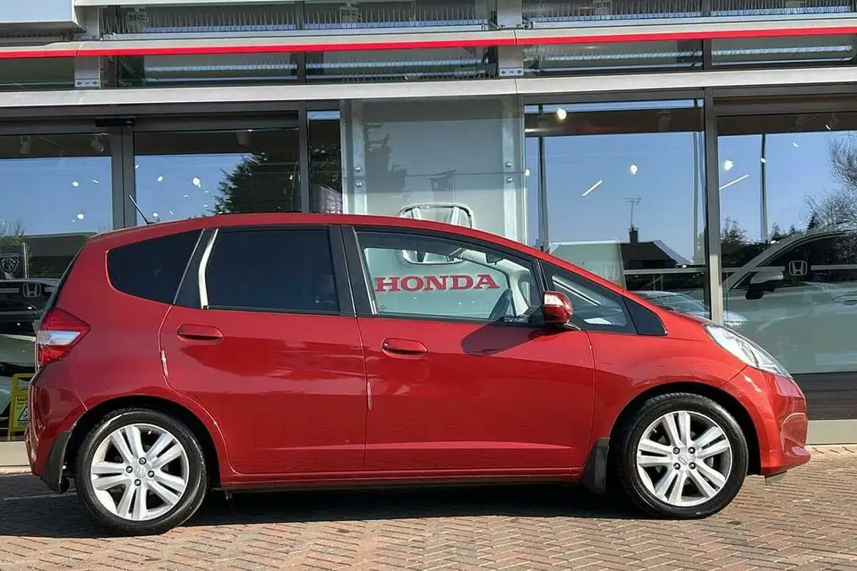 2014-honda-jazz-14-es-plus-cvt-big-4
