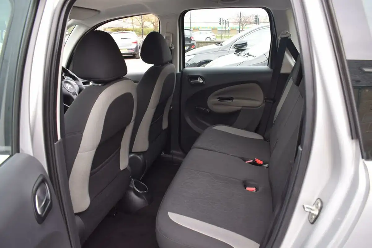 2015-citroen-c3-picasso-16td-vtr-big-10