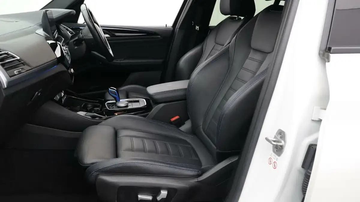 2022-bmw-ix3-e-m-sport-big-13