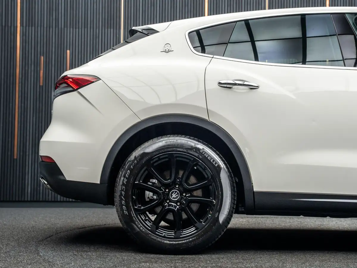 2021-maserati-levante-30-big-18