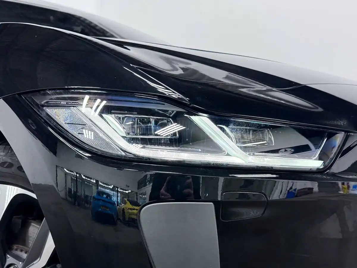 2024-jaguar-i-pace-ev400-r-dynamic-hse-black-big-11