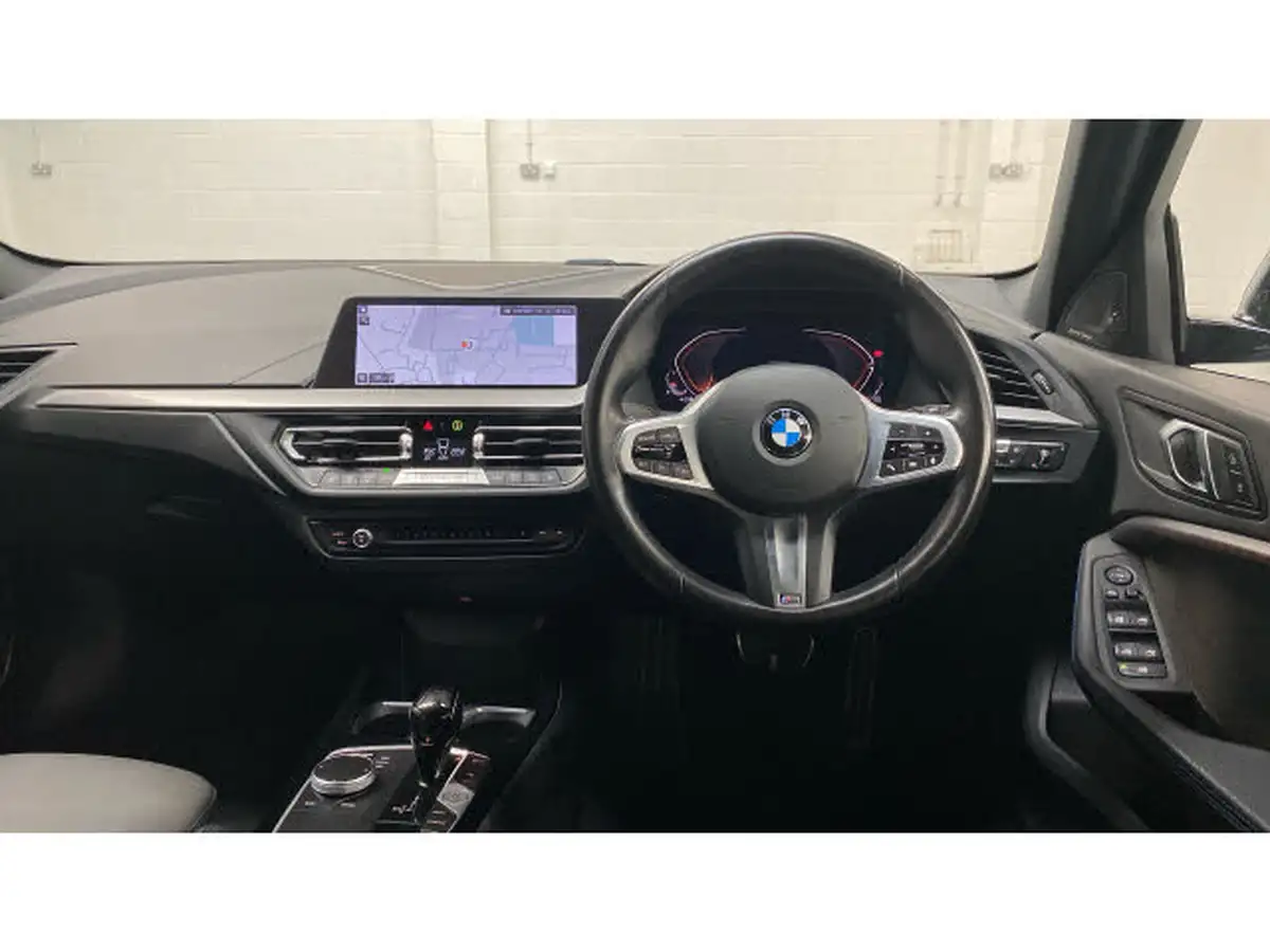 2023-bmw-1-series-15-118i-m-sport-lcp-dct-big-4