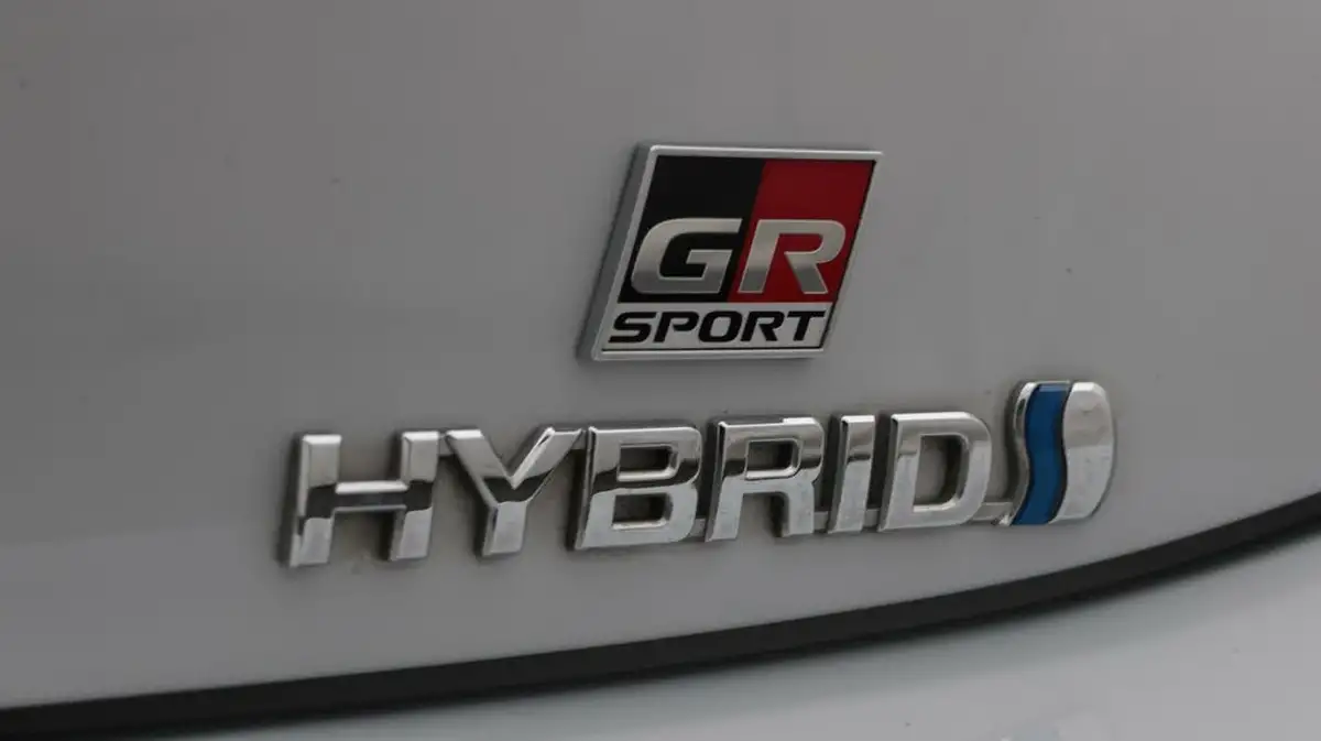 2023-toyota-corolla-18-vvt-i-gr-sport-138bhp-hatchback-big-21
