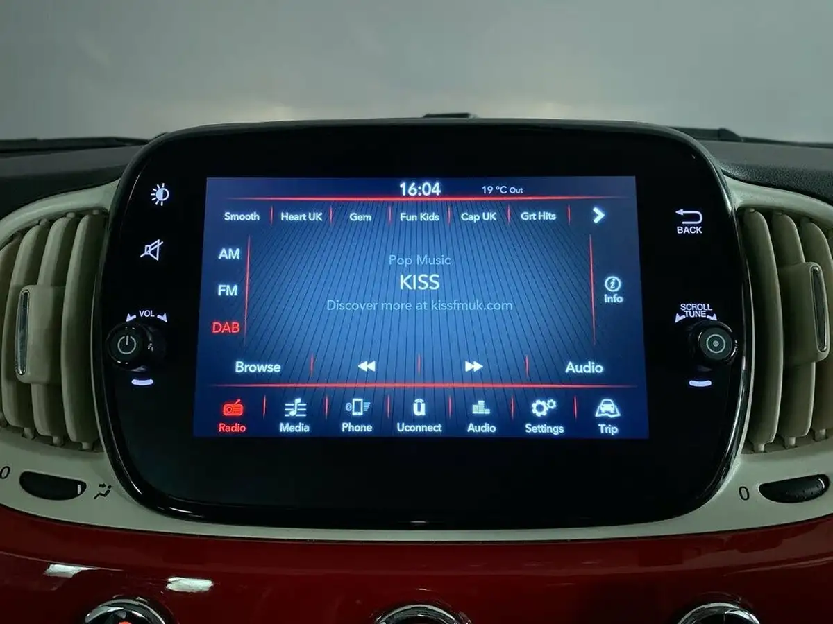 2021-fiat-500-10-dolcevita-big-29