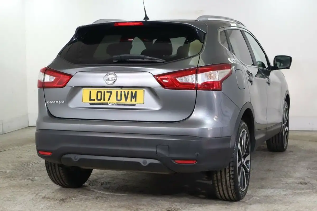2017-nissan-qashqai-12-dig-t-tekna-xtronic-cvt-big-3