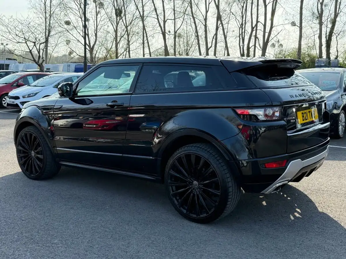 2011-land-rover-range-rover-evoque-20-dynamic-lux-coupe-3d-big-32