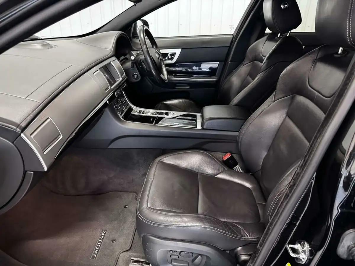 2015-jaguar-xf-22td-r-sport-black-sportbrake-5d-big-10