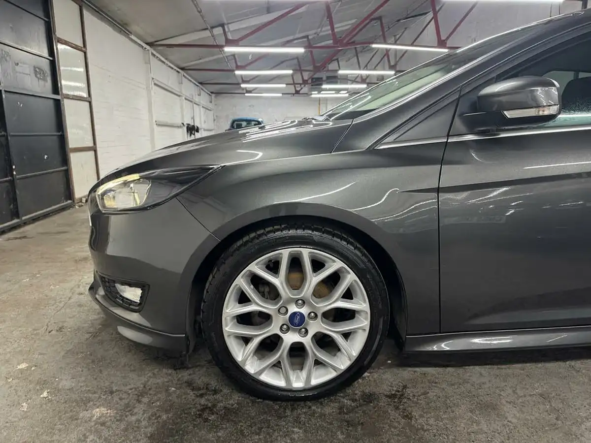 2015-ford-focus-16tdci-zetec-s-hatchback-big-40