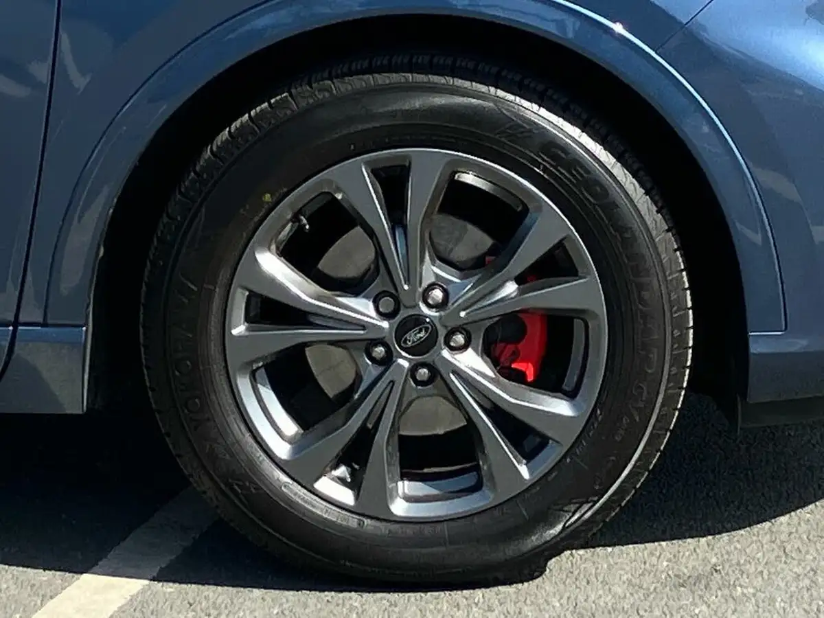 2022-ford-kuga-big-6