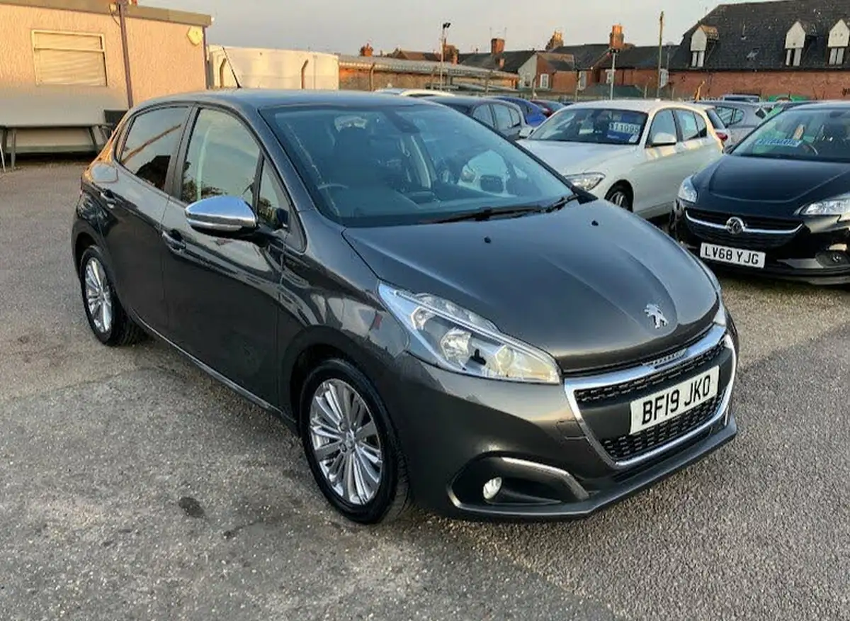 2019-peugeot-208-12-puretech-signature-big-5